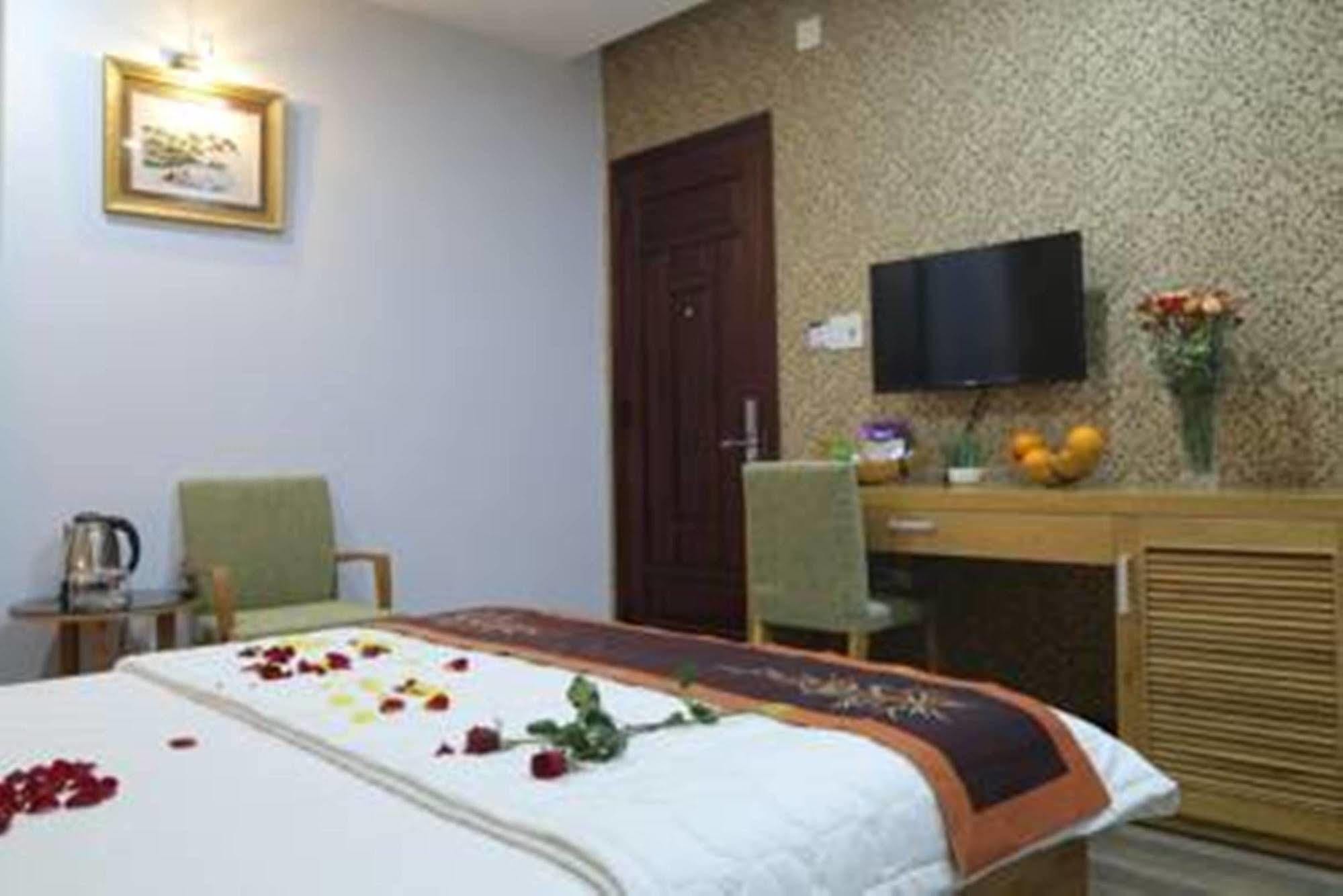 Hoai Sang Hotel 2*