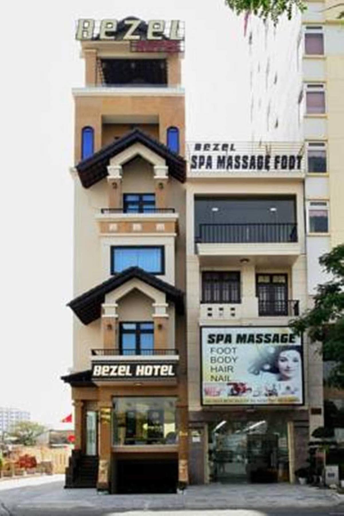 Hotel Bezel 2*