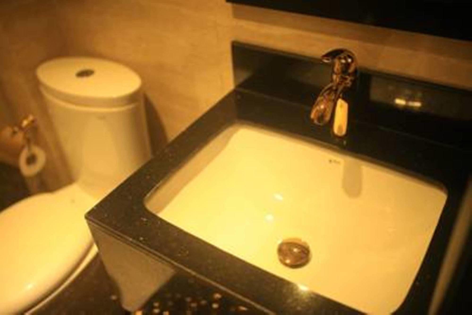 Bezel Hotel
