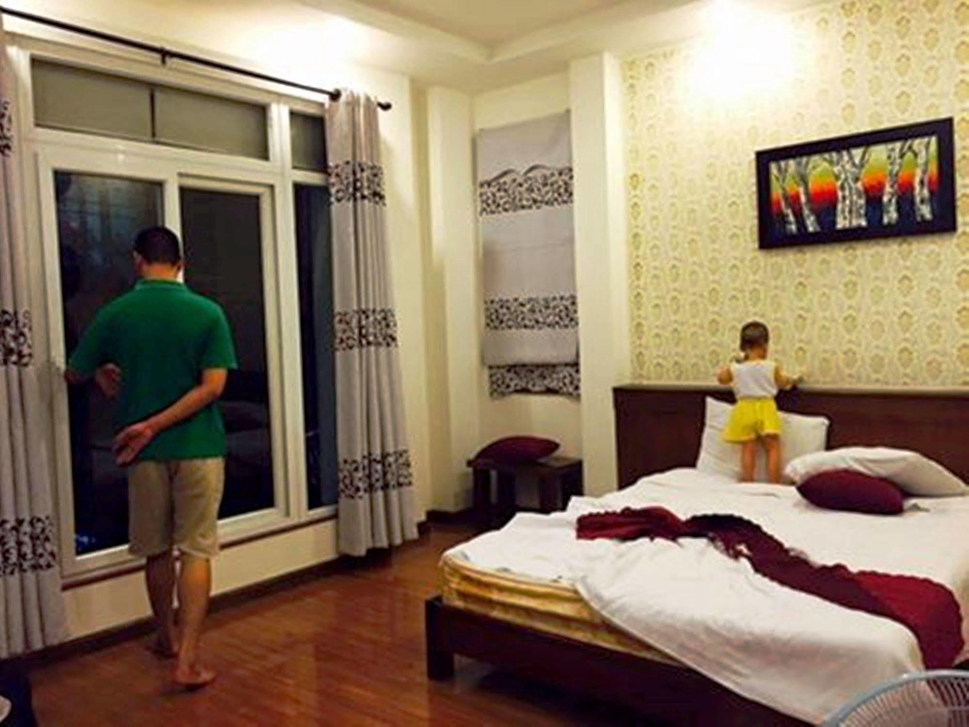 Omega 2* Da Nang