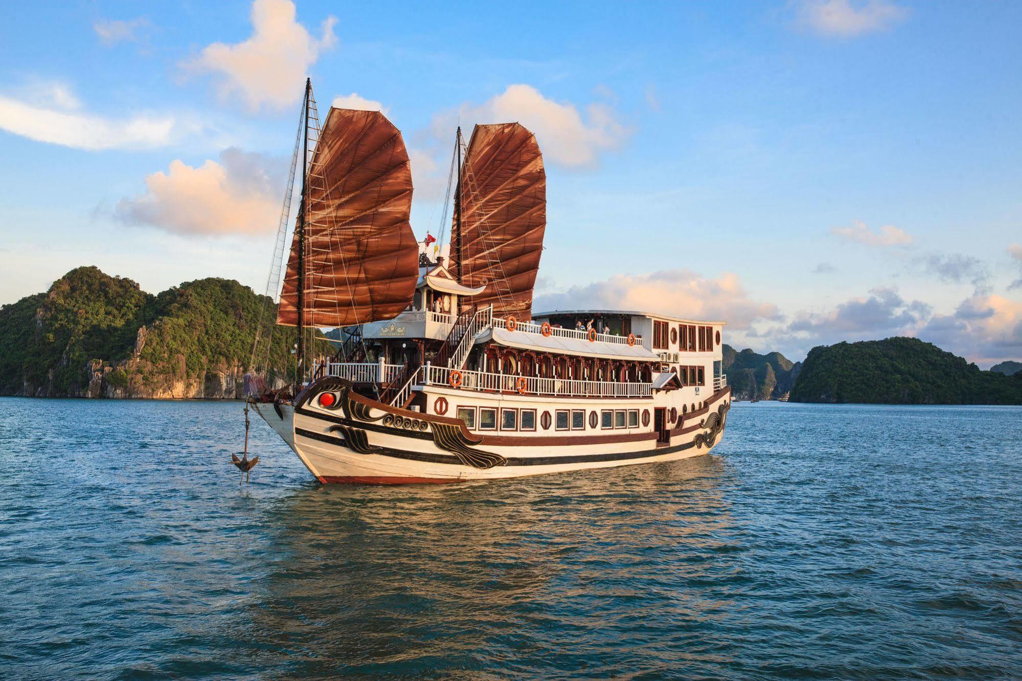  Royal Palace Cruise Ha Long