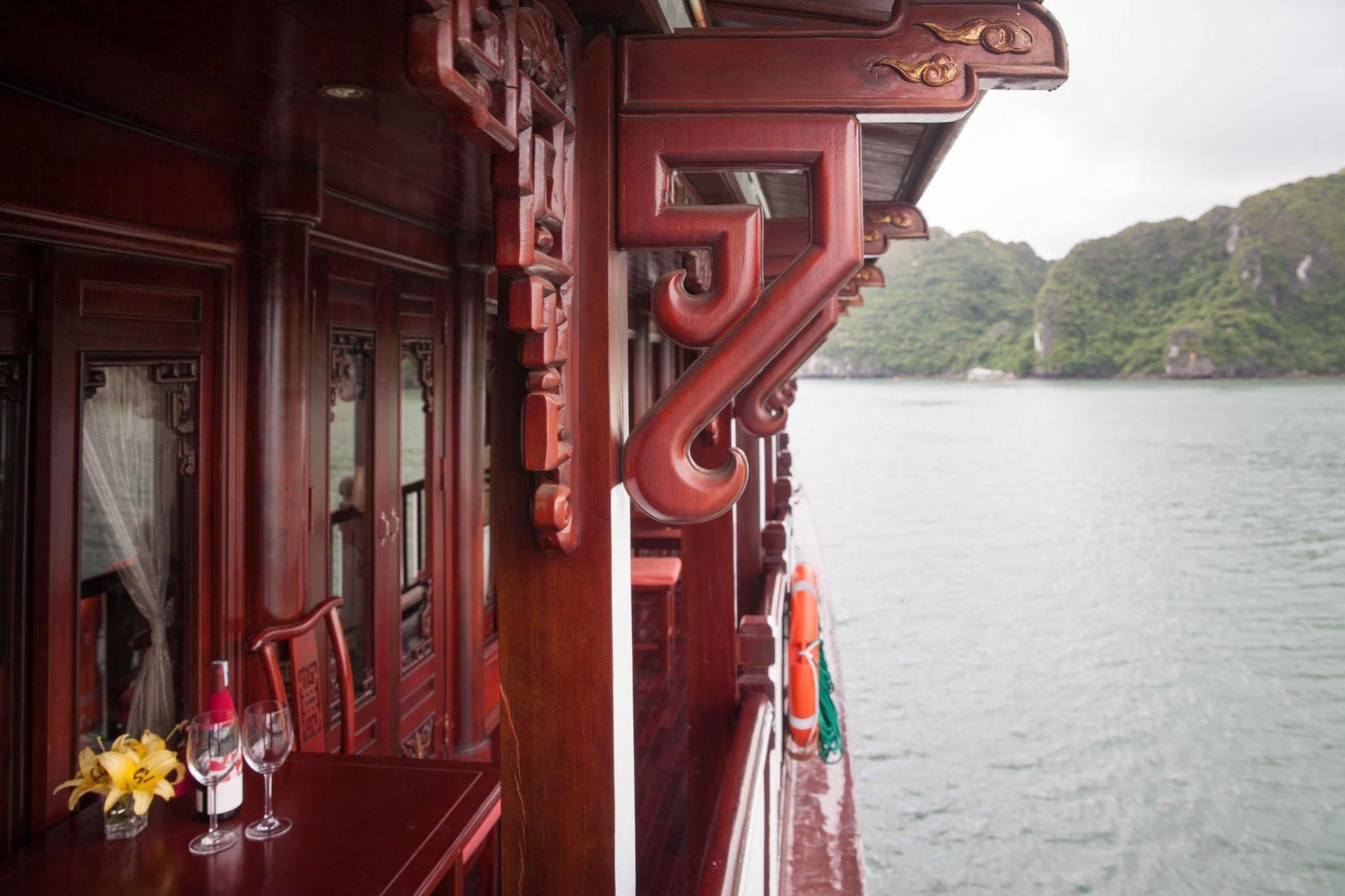 Royal Palace Cruise