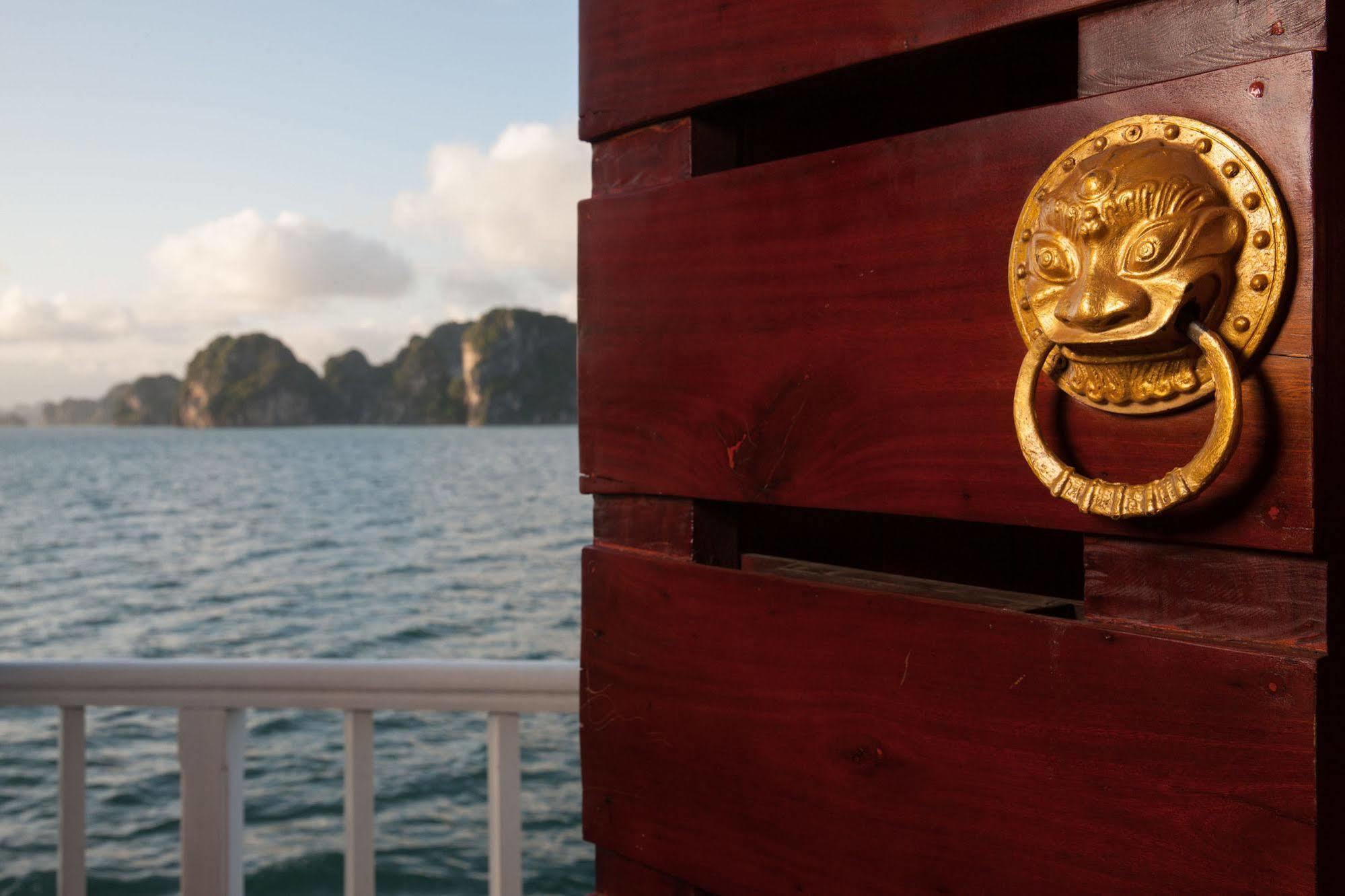  Royal Palace Cruise 4*