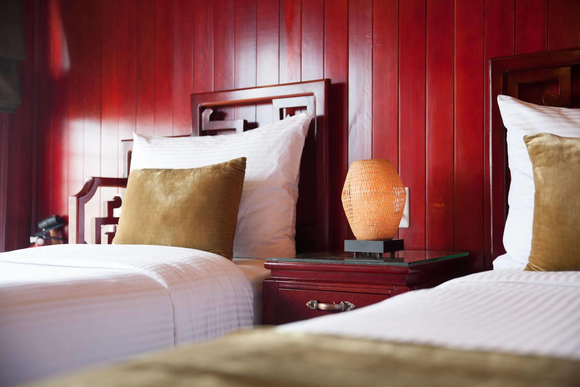  Royal Palace Cruise 4*