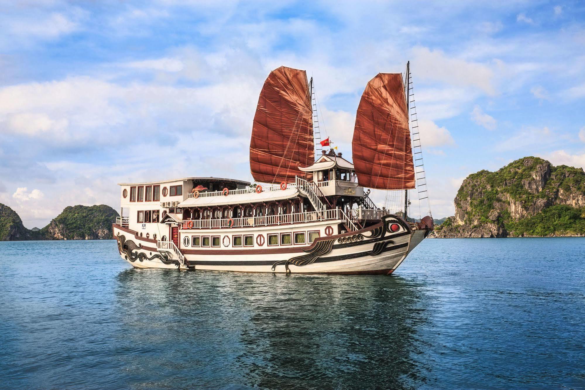 Royal Palace Cruise  4*