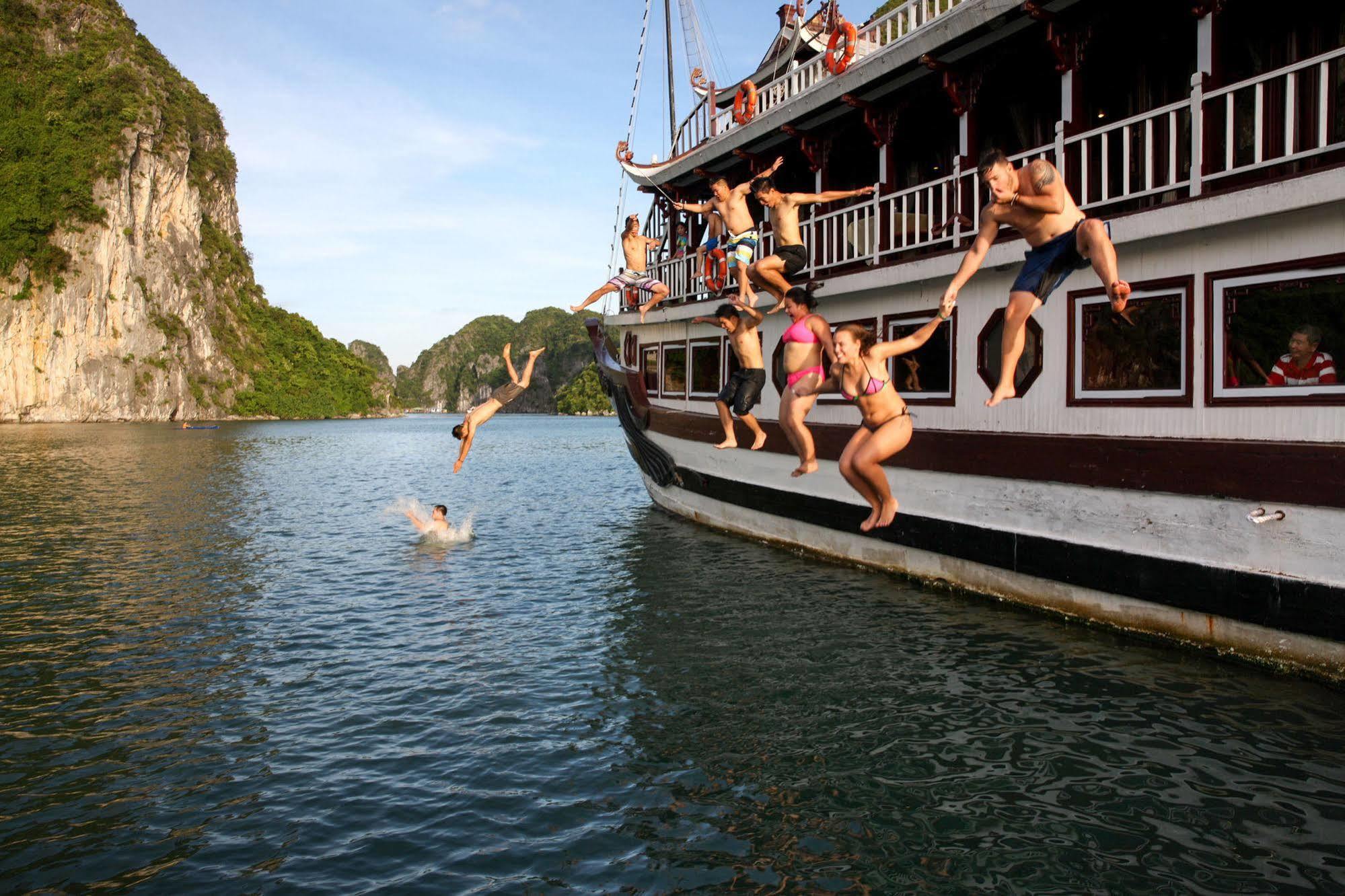 Royal Palace Cruise 4*