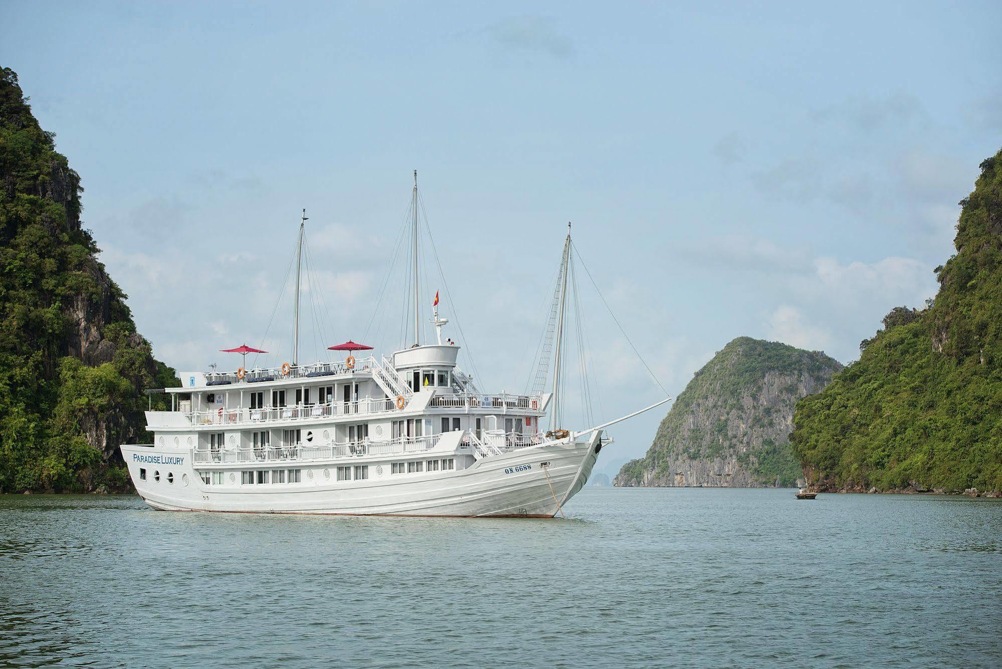  Paradise Sails Cruise