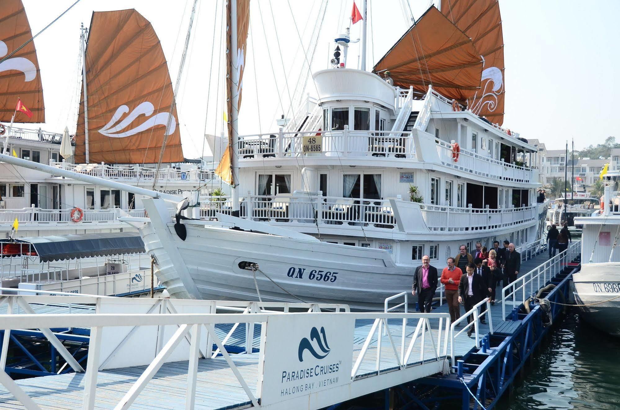 Paradise Sails Cruise