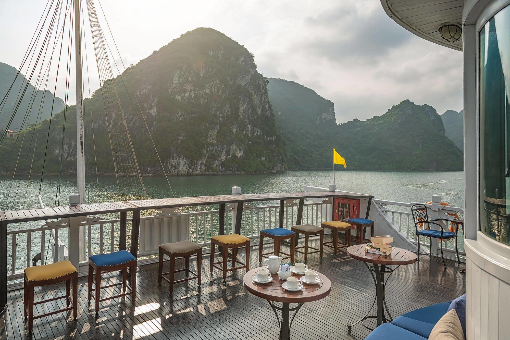 Paradise Sails Cruise