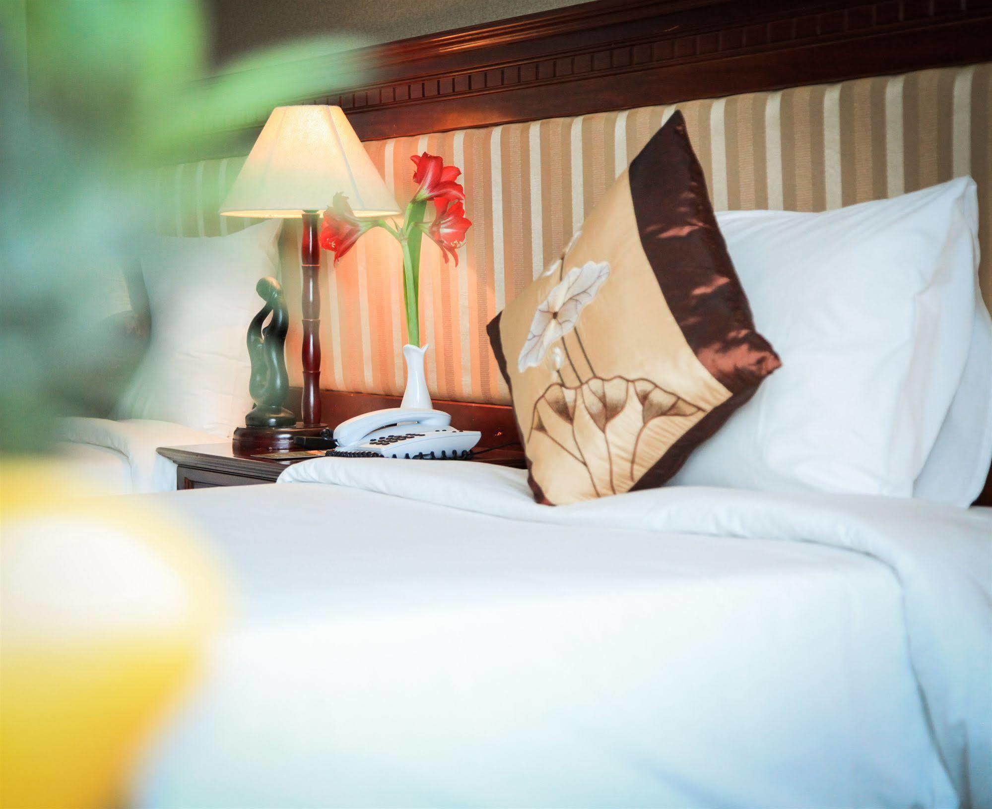 Aloha Halong 4*