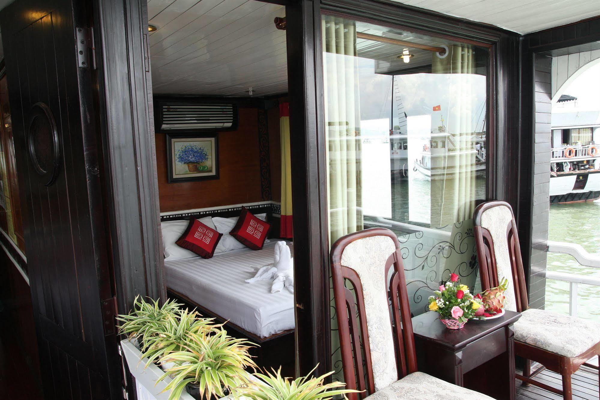  Paragon Cruise Ha Long