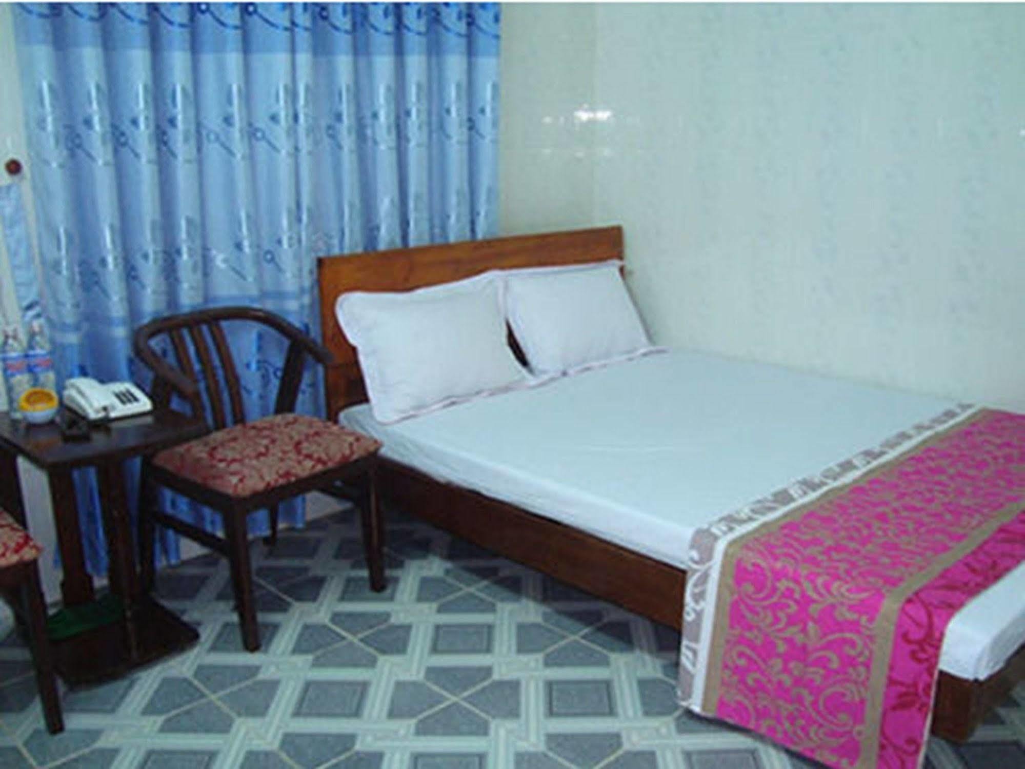 Anh Linh 1 Hotel 2*
