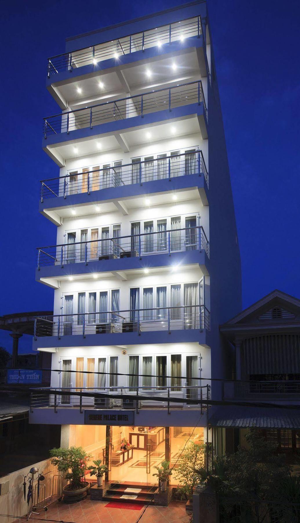 Hotel Serene Palace 3*