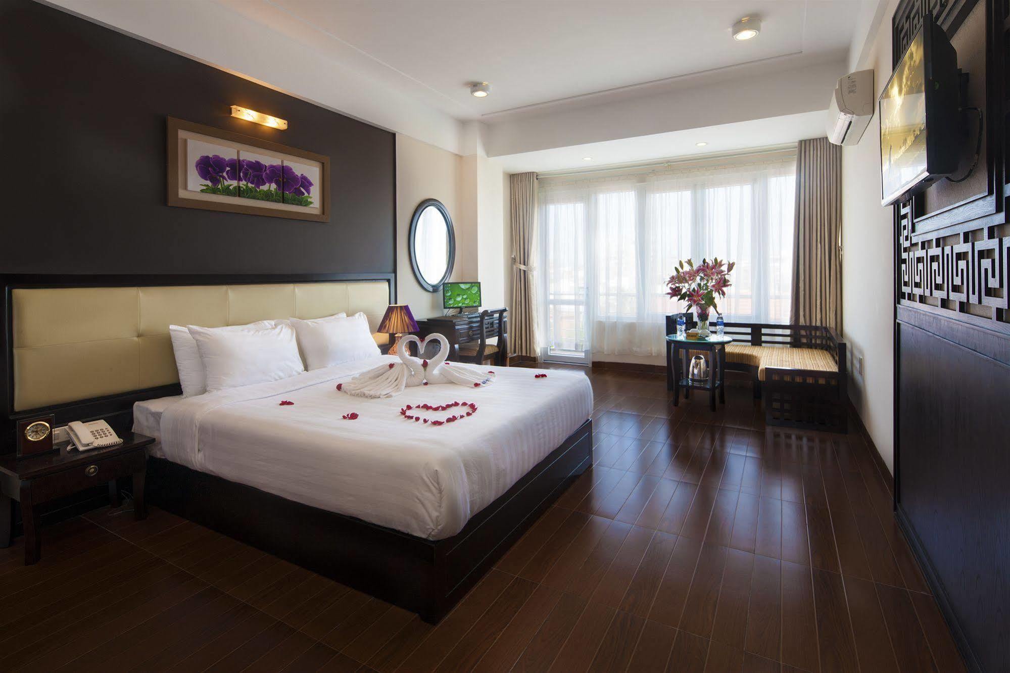 Hotel Serene Palace Hue