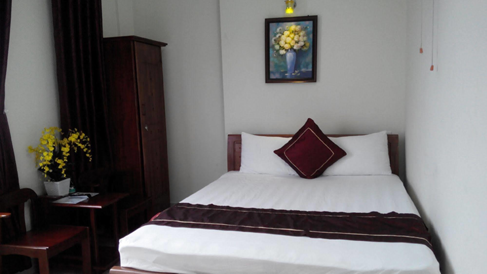 Hung Phat Hotel *