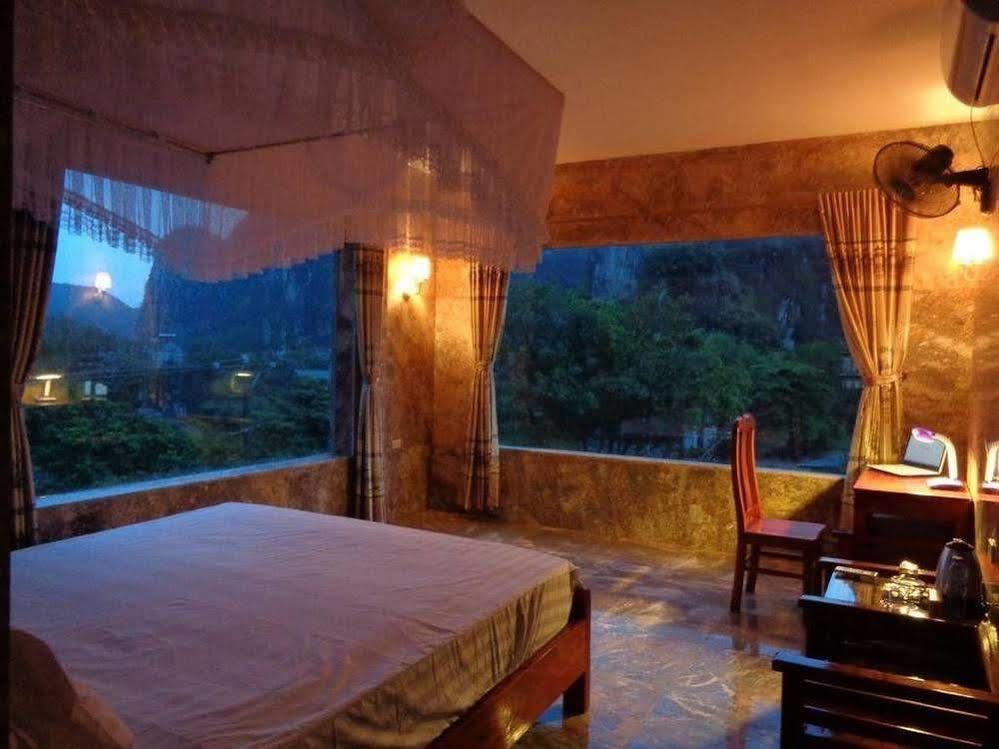 Homestay Limestone View *