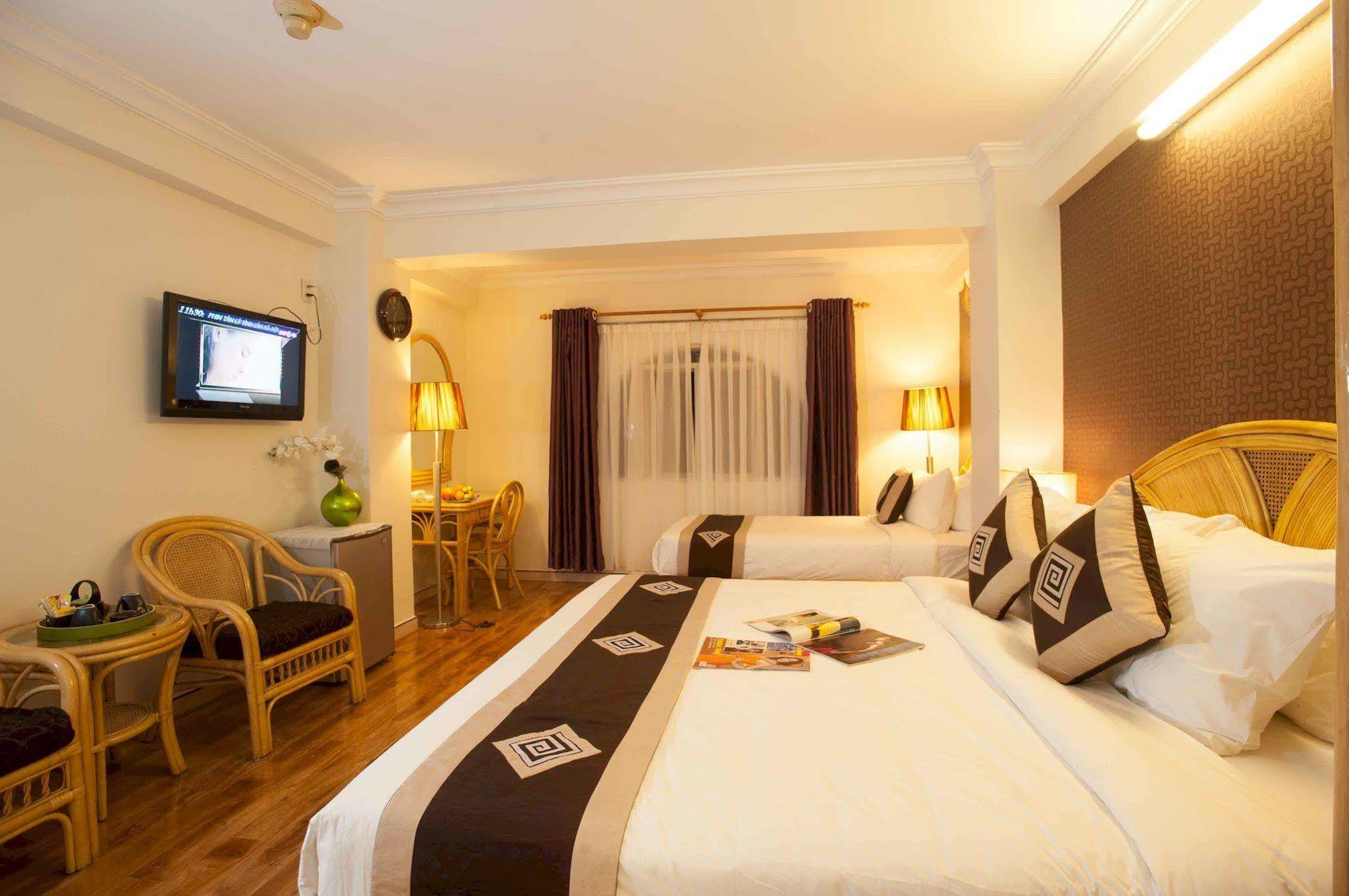 Spring House Khách sạn 3*