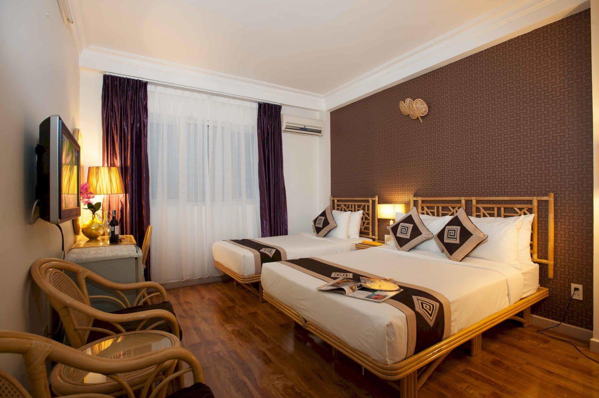Spring House Khách sạn 3*