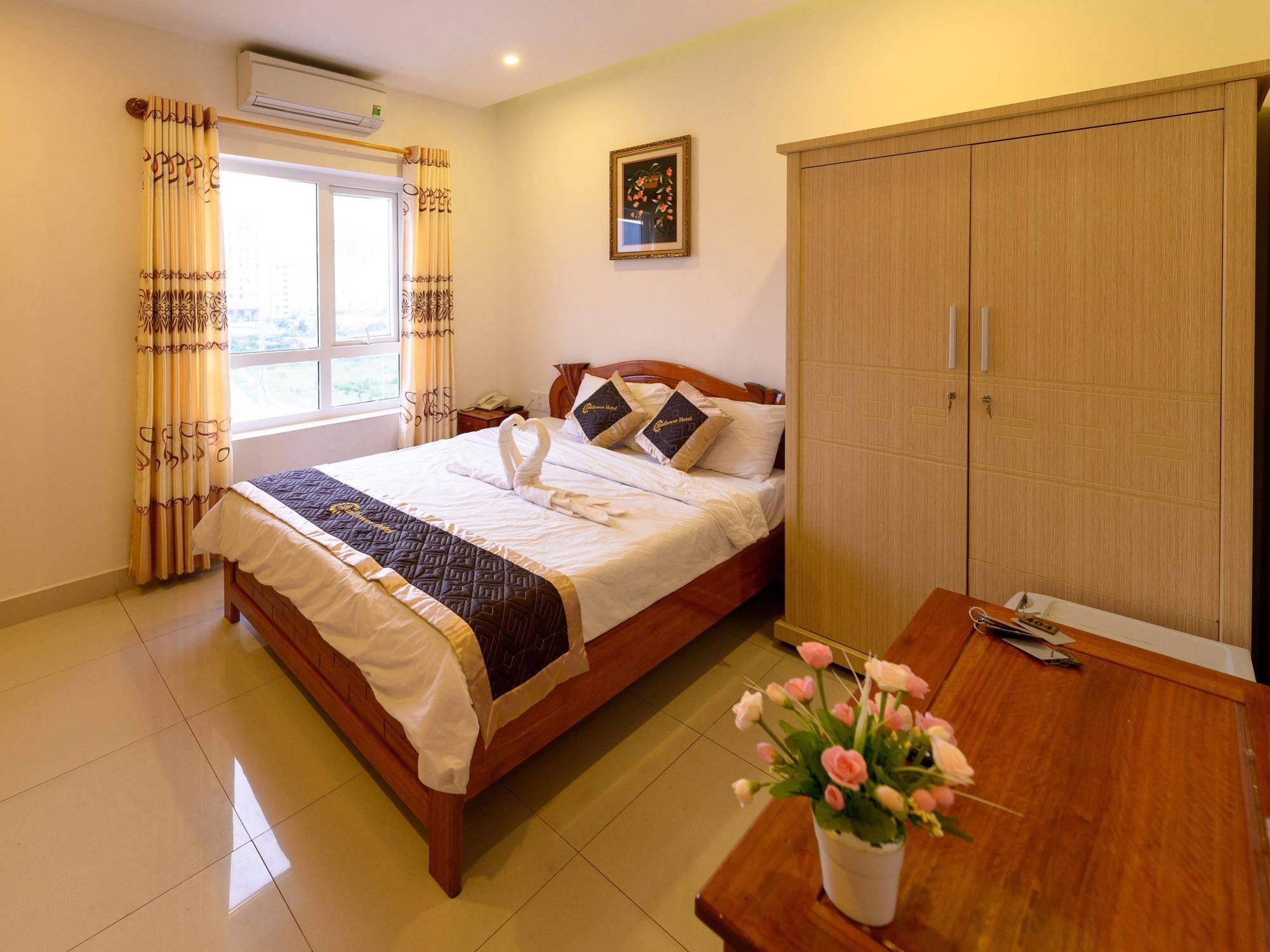 Sunflower Hotel