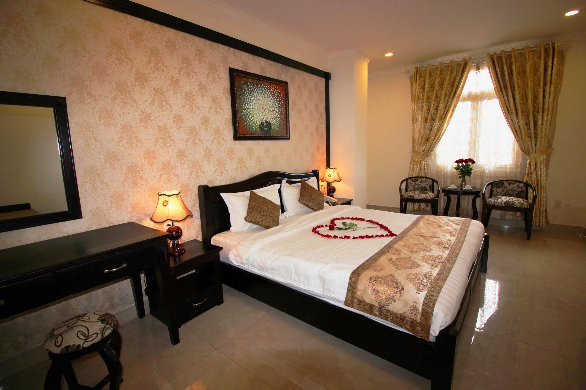 Royal Hotel 3*