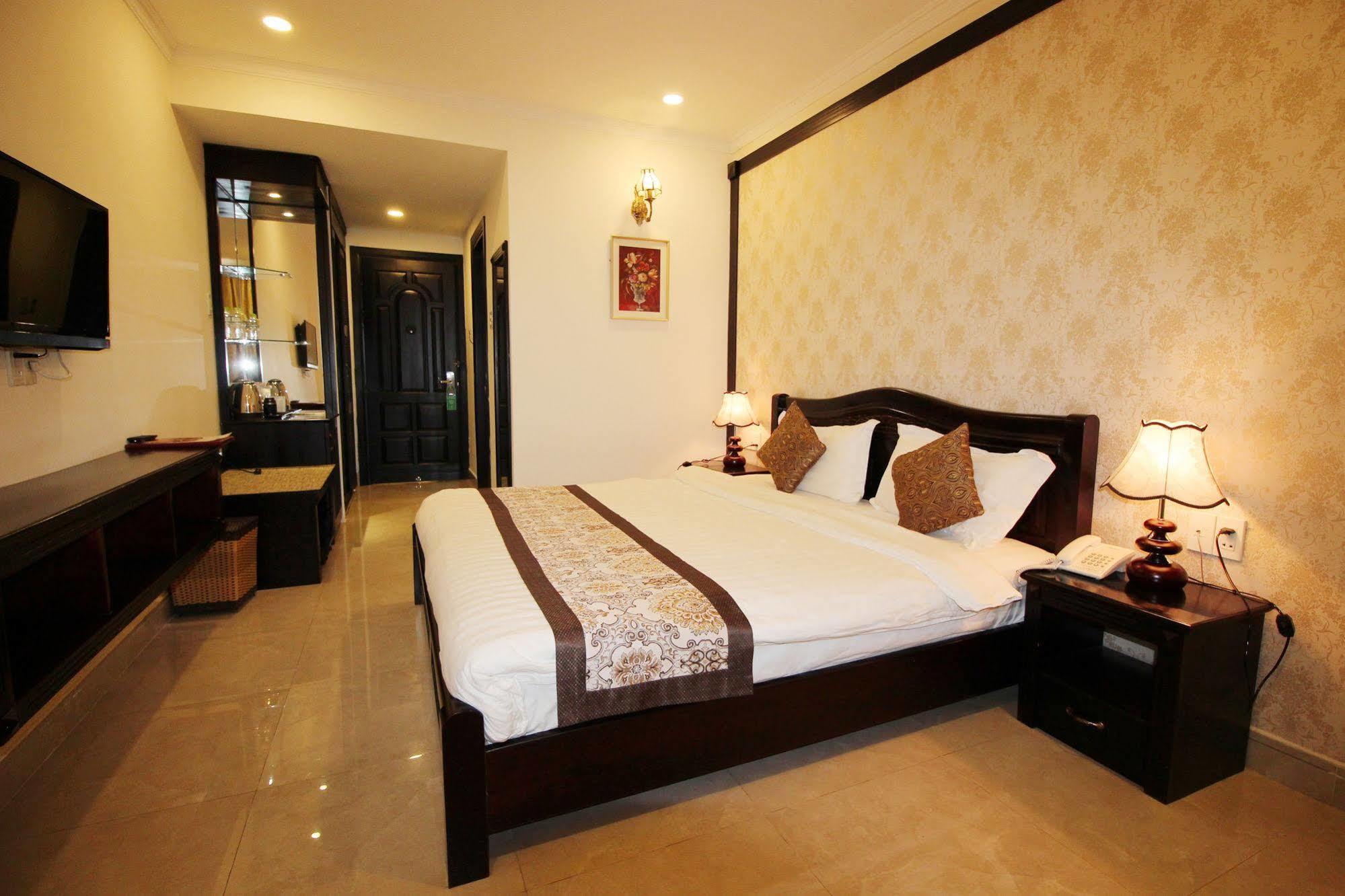 Hotel Royal 3*