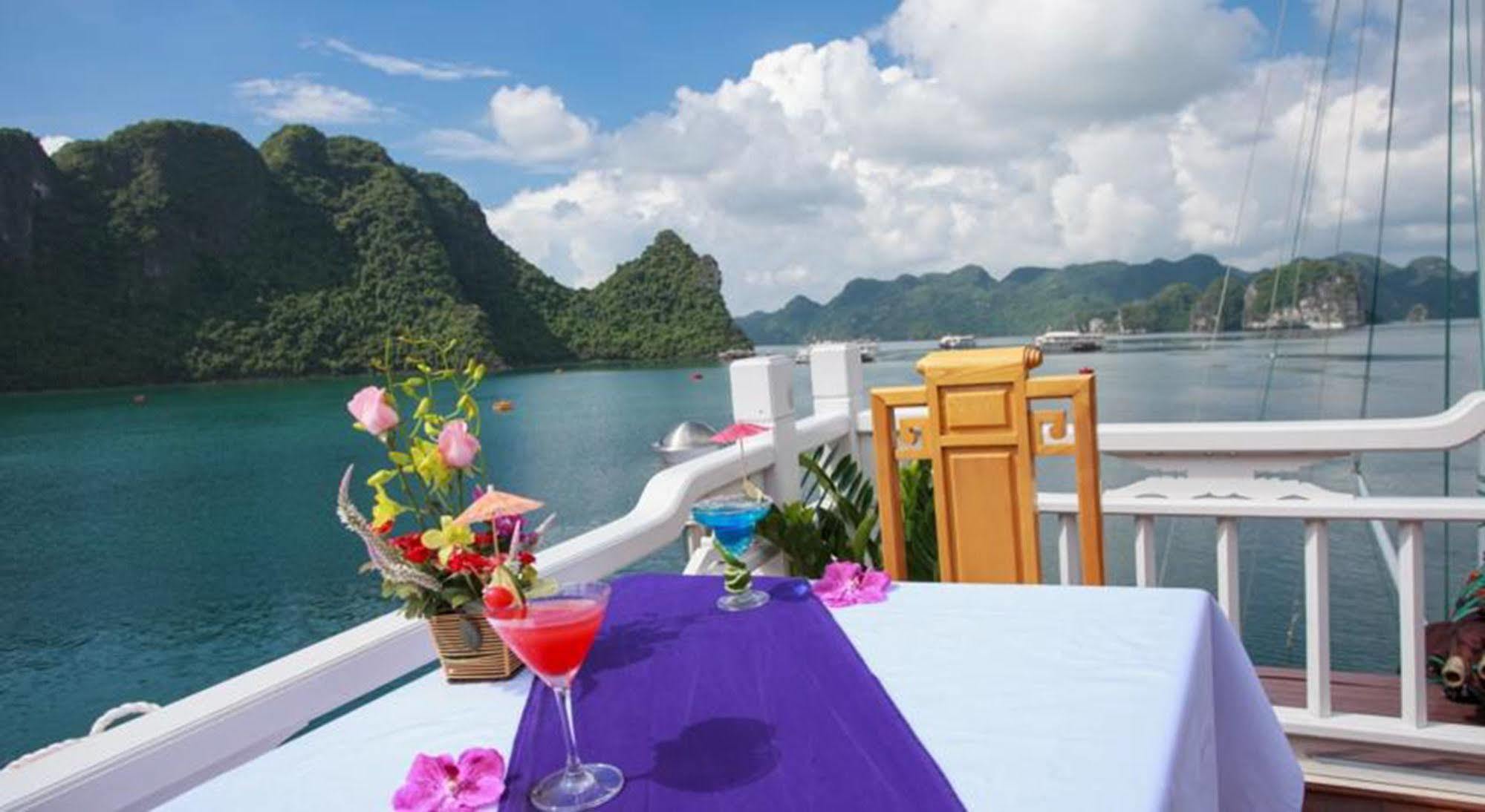 Viola Cruise Halong Bay 4* Ha Long