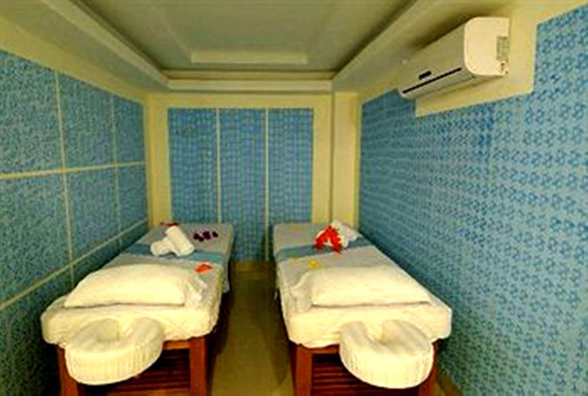 Blue Khách sạn 3*