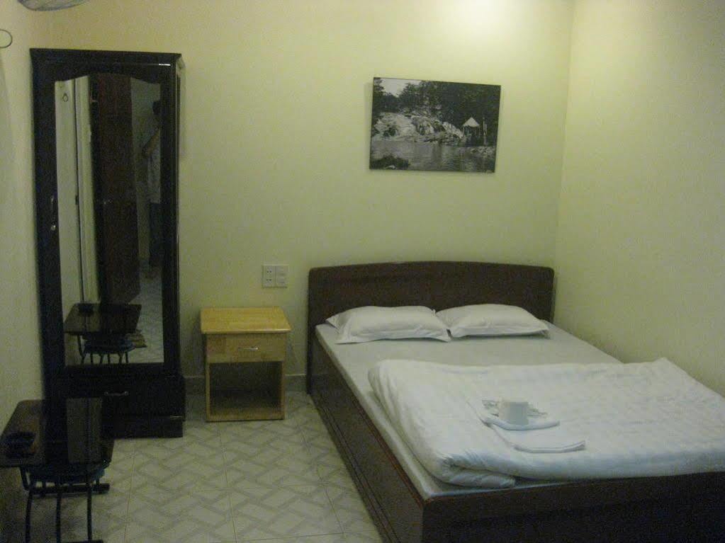 Long Vuong Hotel *