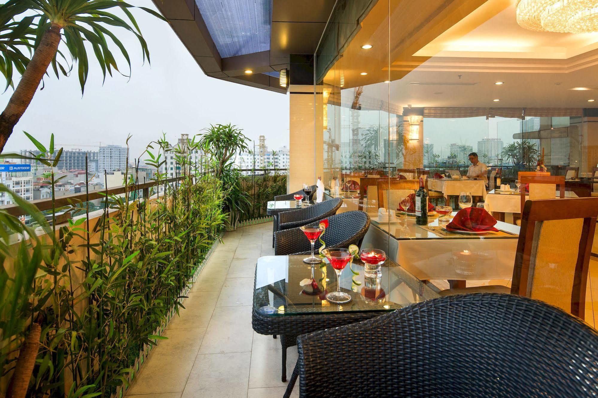 Khách sạn Luxeden 4*