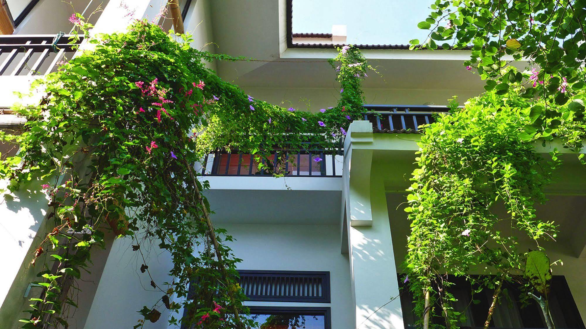 Biệt thự East West *
