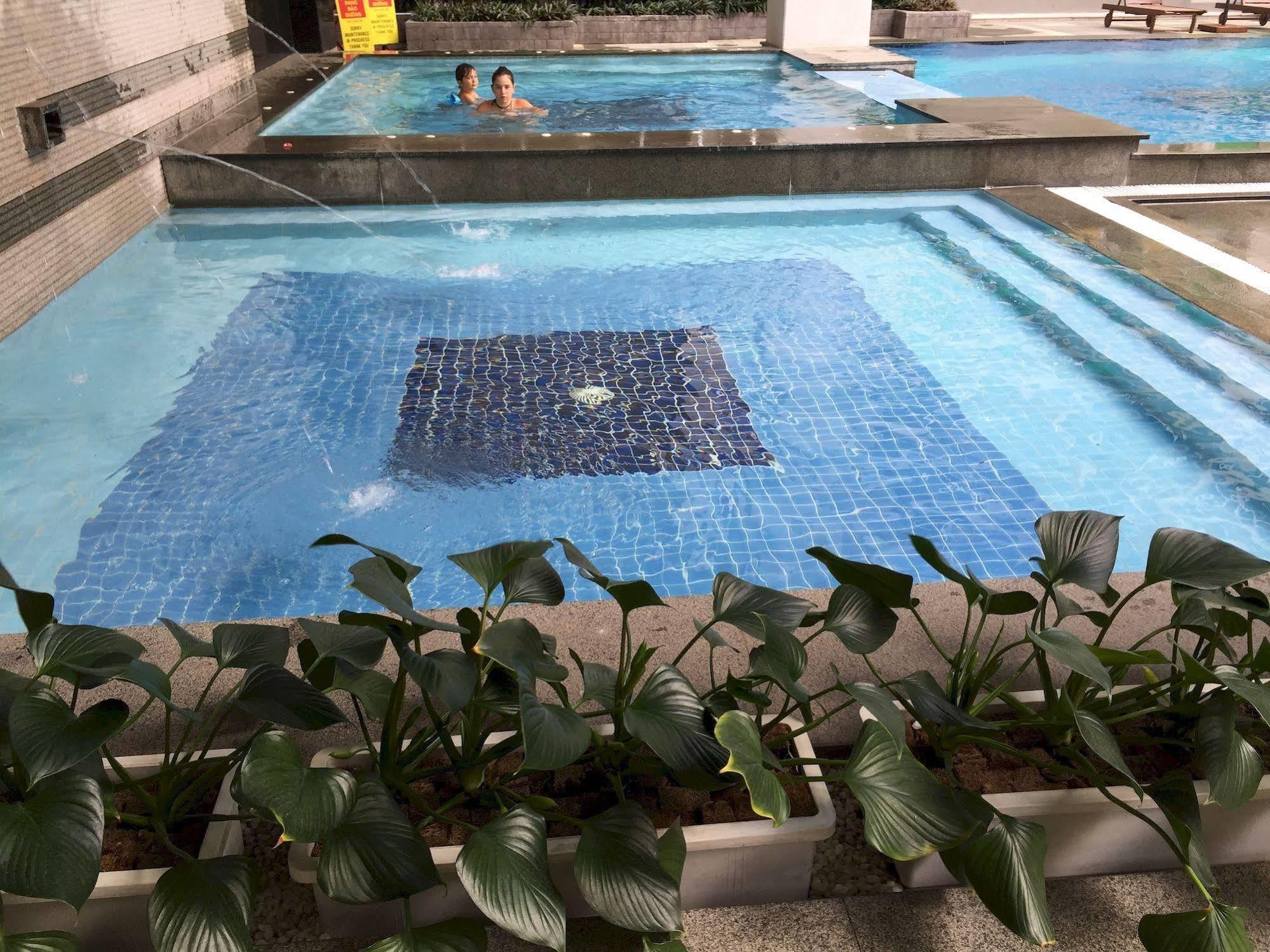 Bluesky Serviced Airport Plaza Apartment