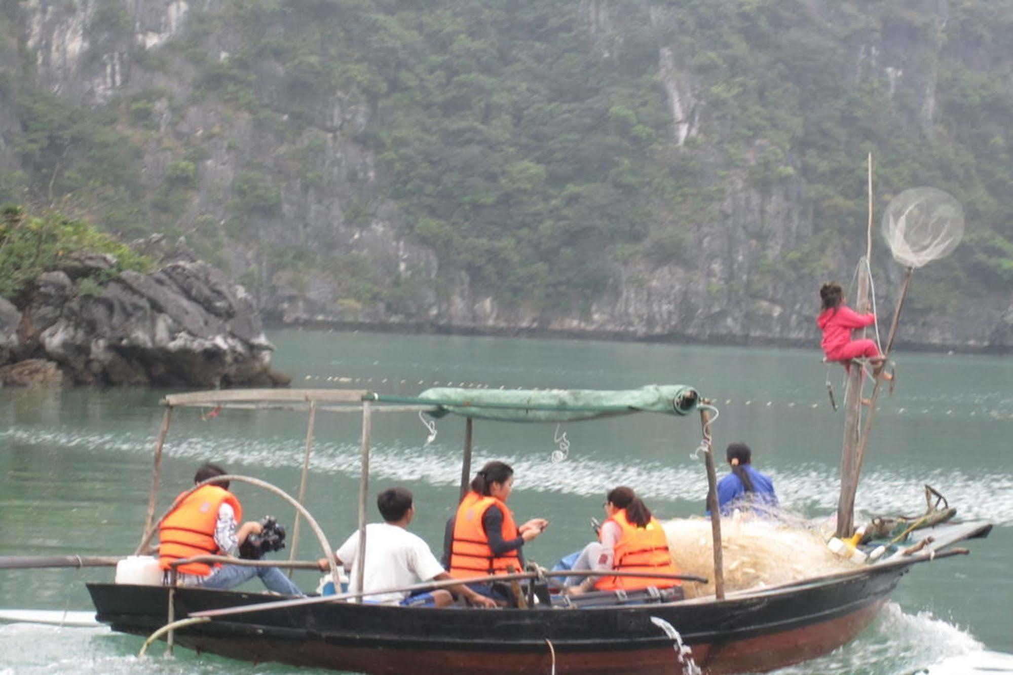 Huong Junks
