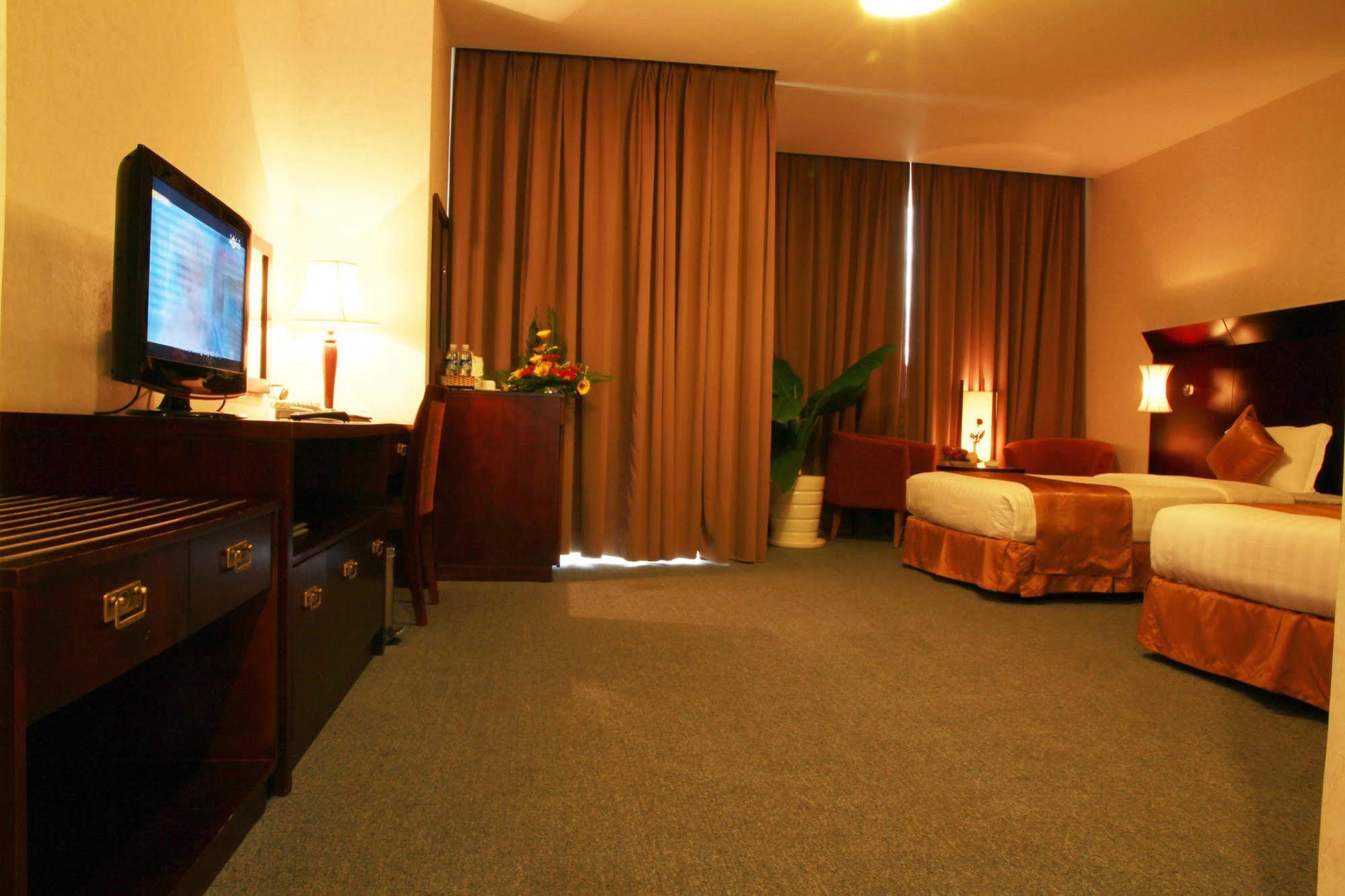 Khách sạn Dakruco 4*
