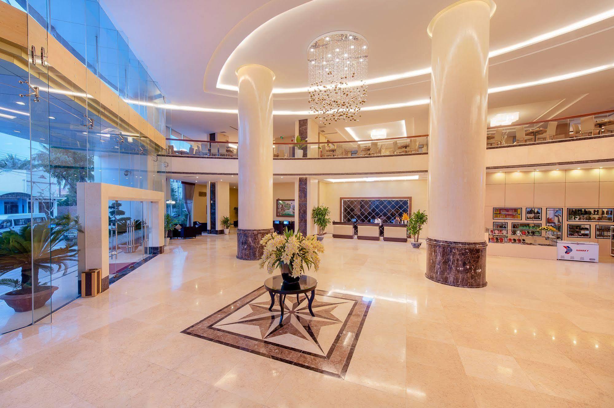 Khách sạn Muong Thanh Grand