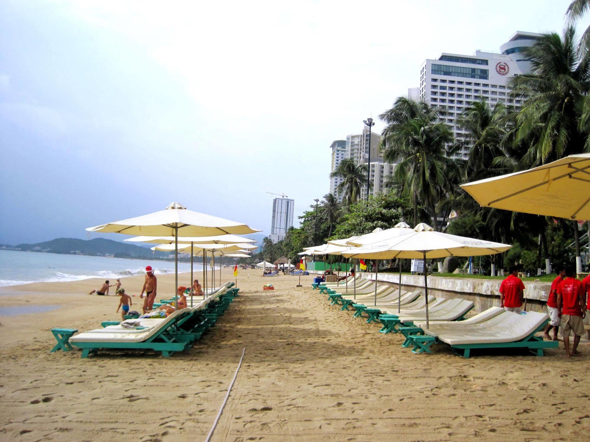 Hotel Yasaka Saigon & 4*