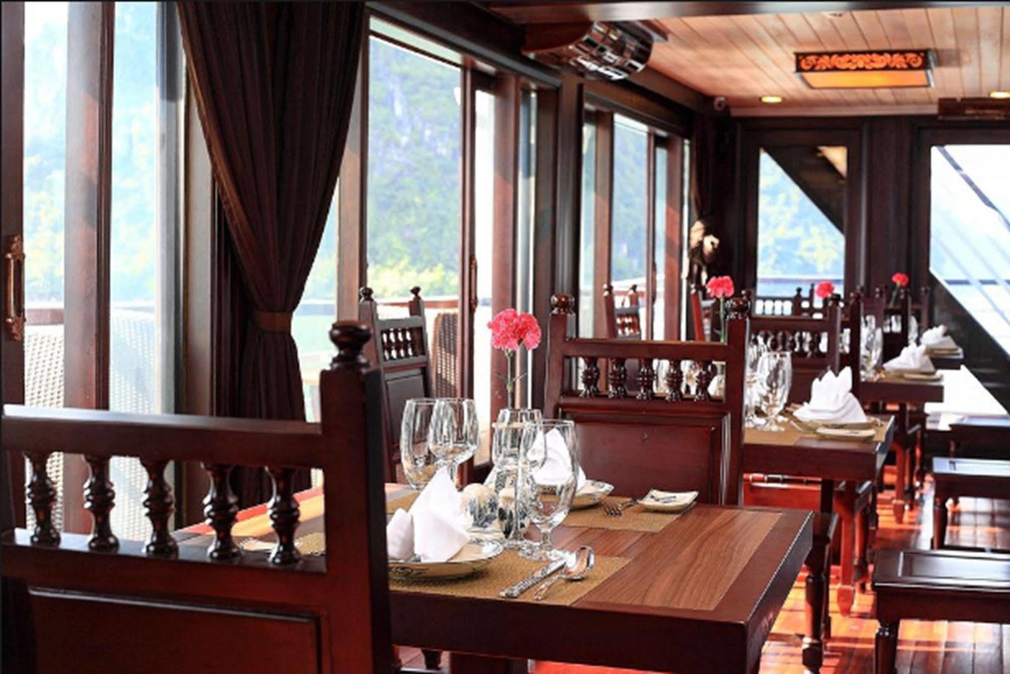 Halong Glory Legend Cruise 4* Hạ Long