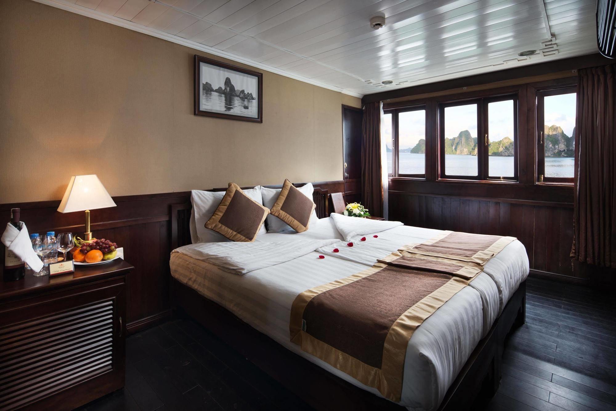 Halong Glory Legend Cruise 4* Hạ Long