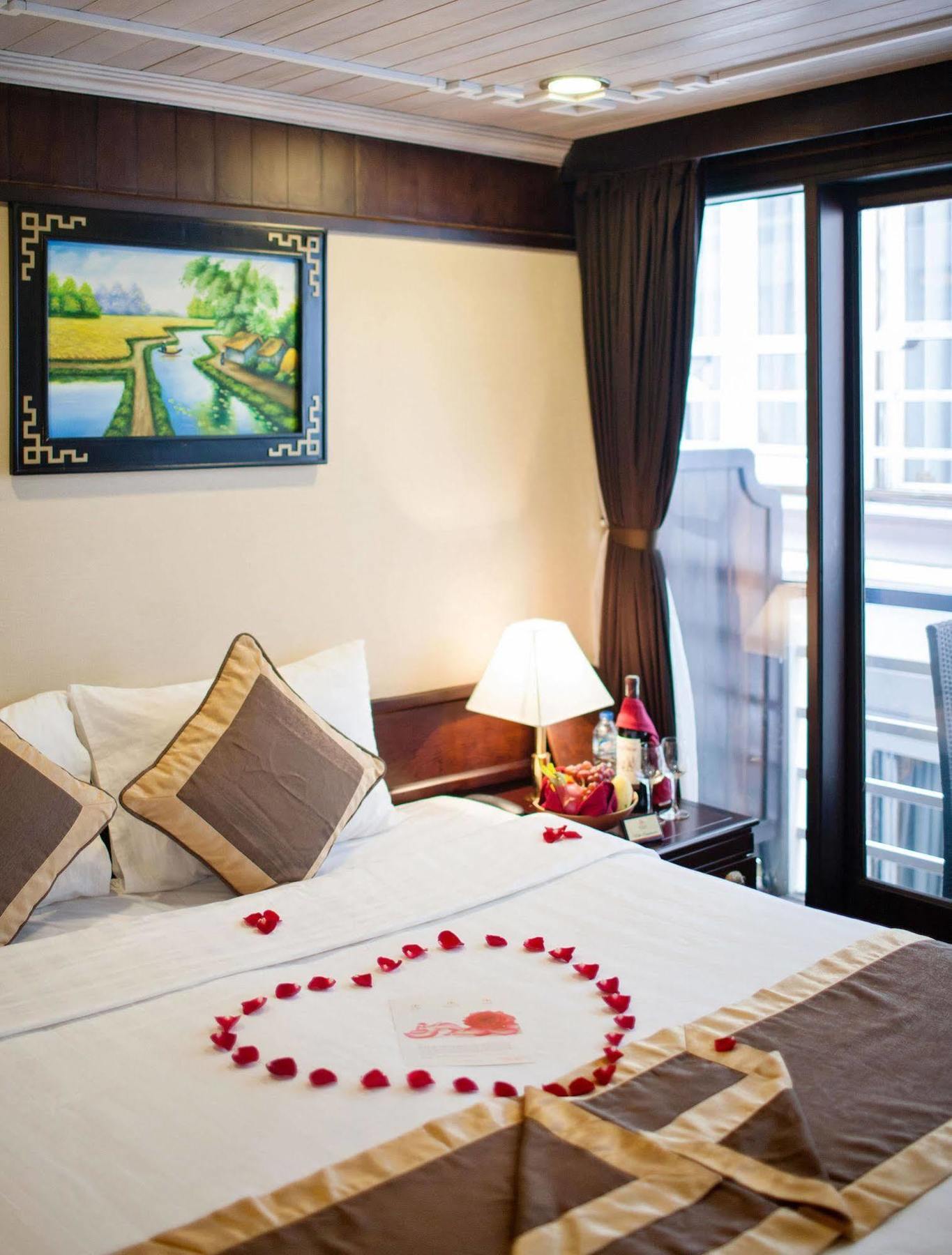 Halong Glory Legend Cruise 4*