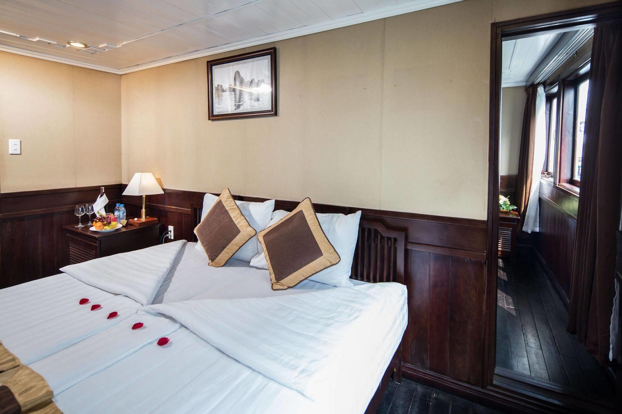 Halong Glory Legend Cruise  4*