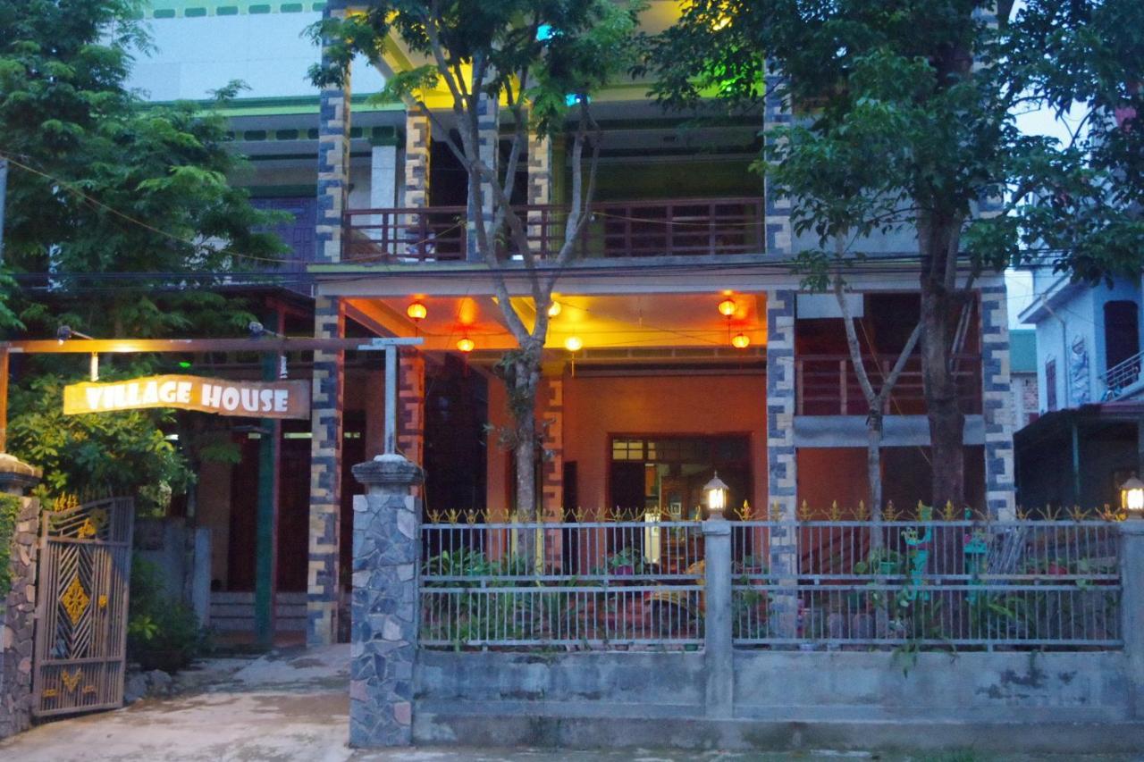 Phong Nha Village House Homestay *