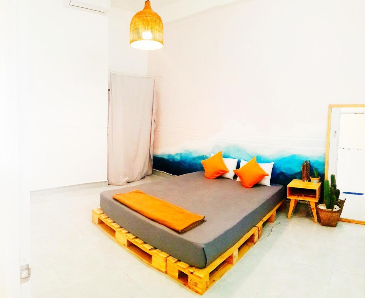Joy House 1 *
