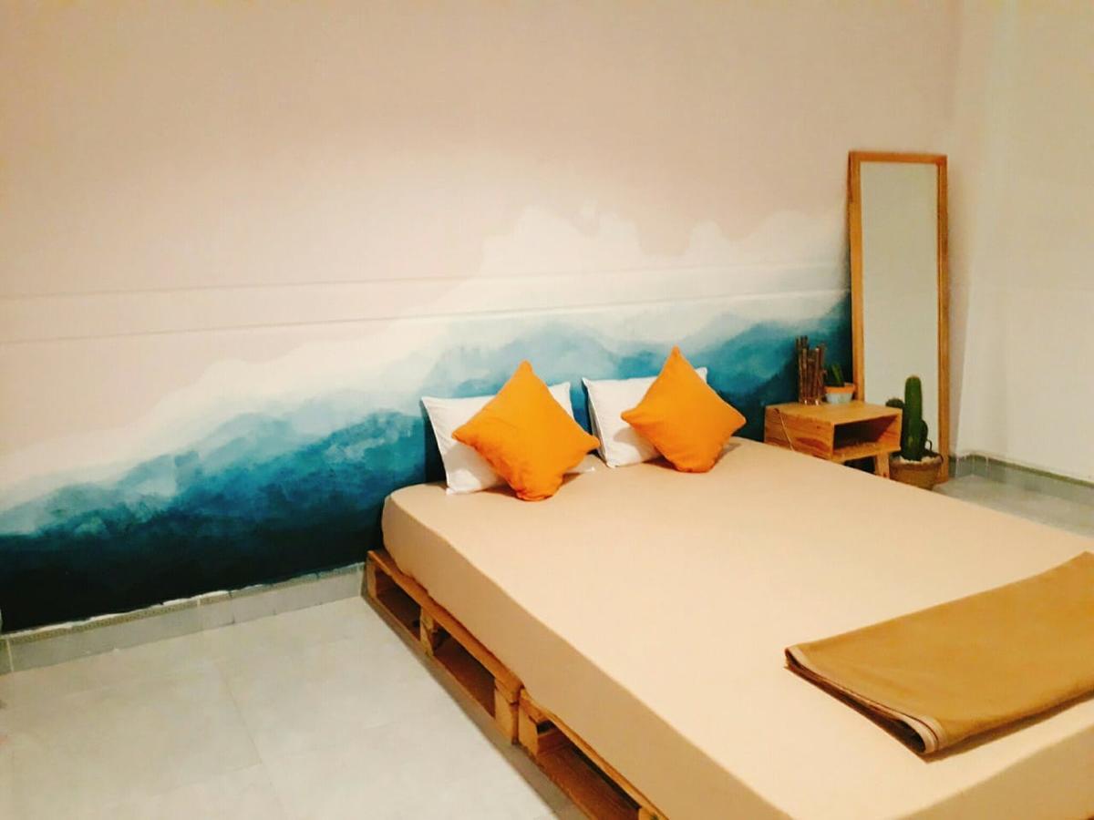 Hostel Joy House 1 *