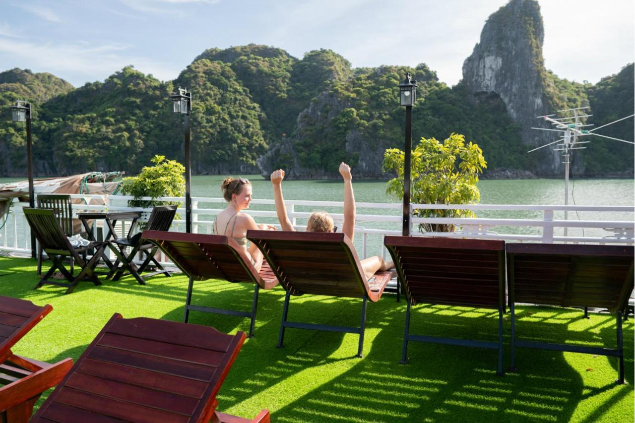 Swan Cruises Halong  4*