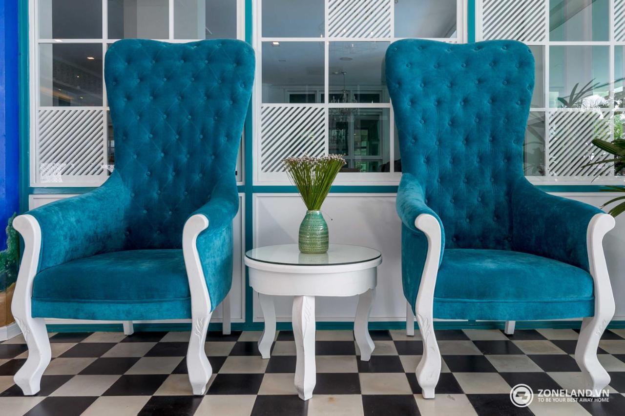 Zoneland - Flora & Hotel 3*