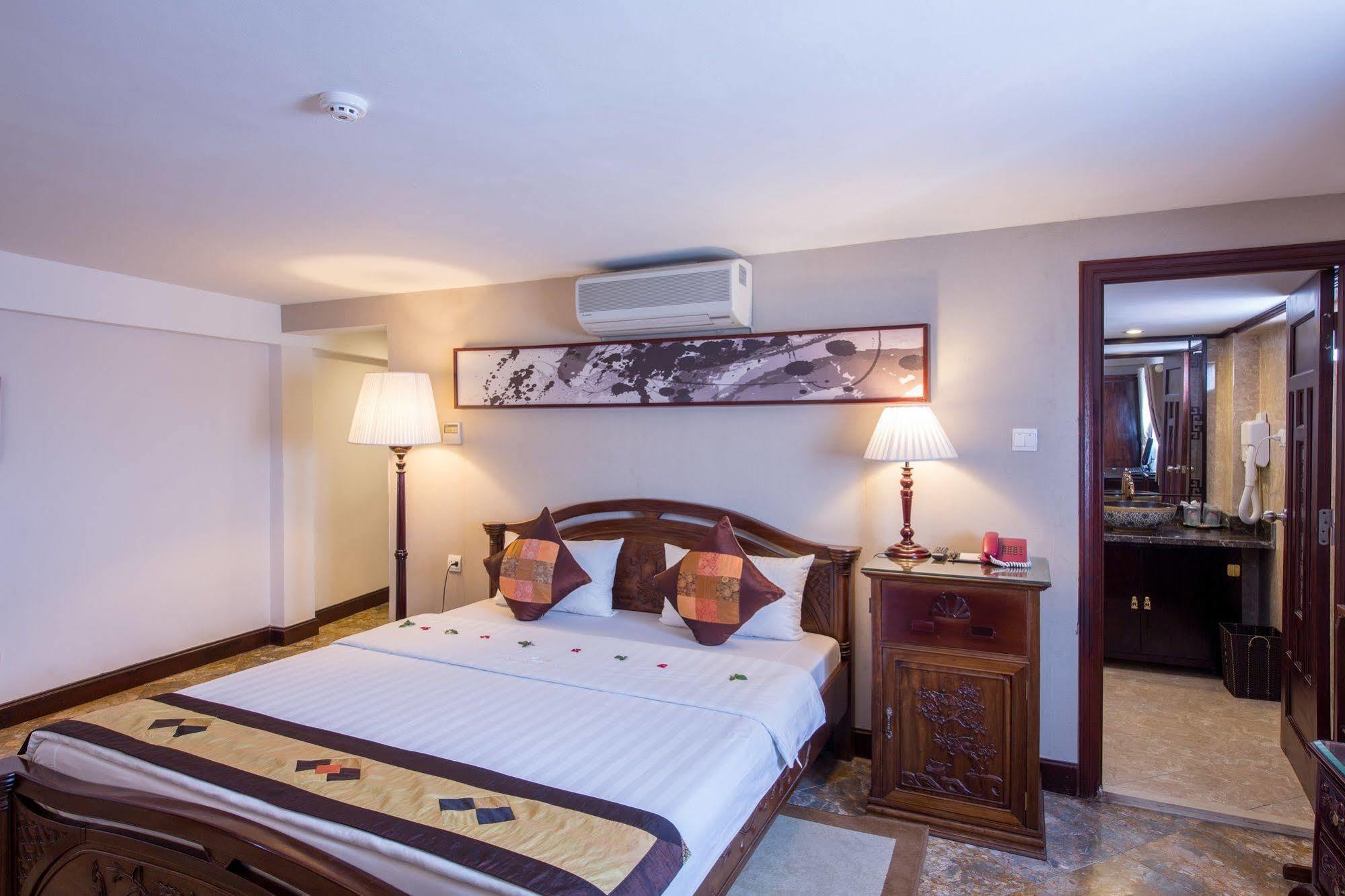 Hong Ngoc Dynastie Boutique & Hotel 4*
