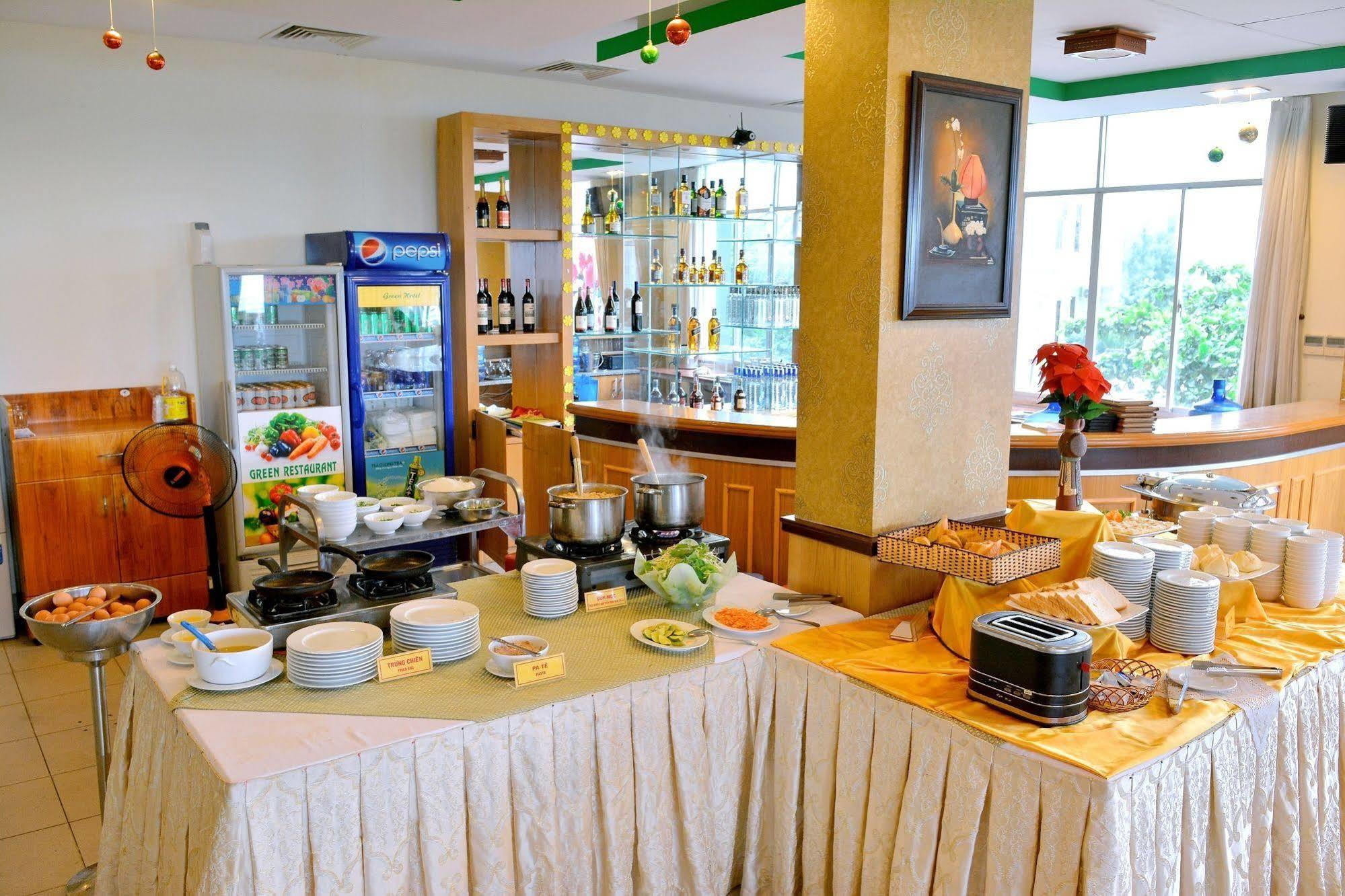 Khách sạn Green Hotel