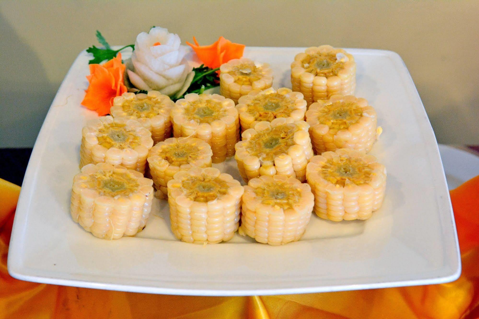 Khách sạn Green Hotel