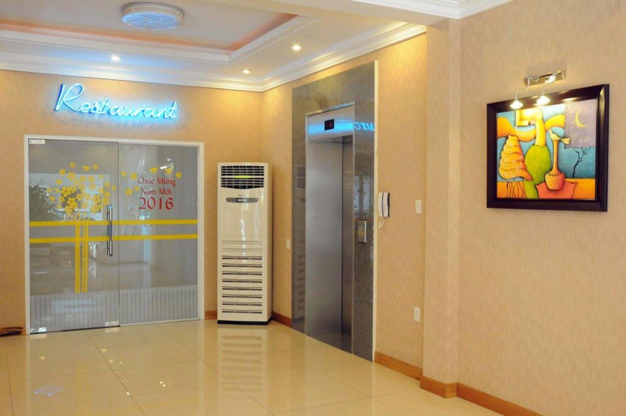 Song Huong Motel