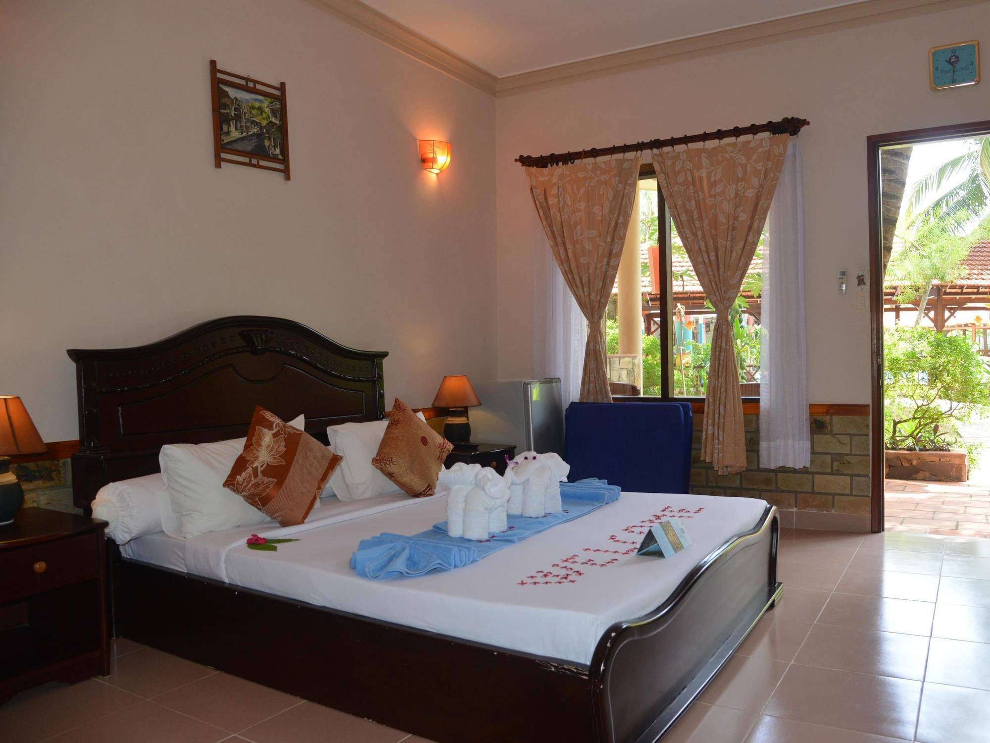 Resort Vinh Suong Seaside And