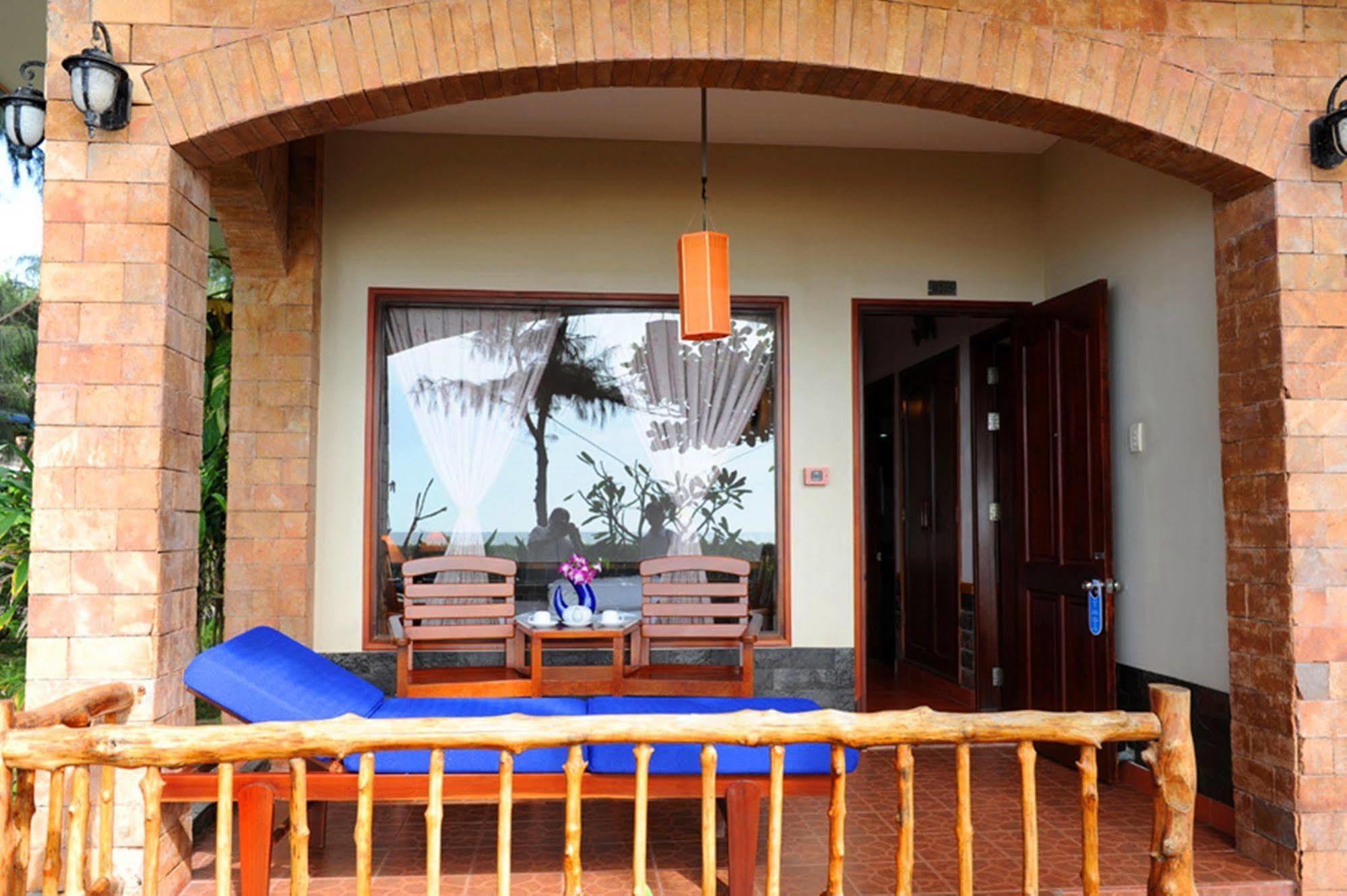 Resort Vinh Suong Seaside And